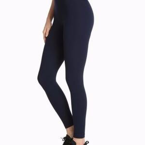 Danskin Classic Supplex Body Fit Ankle Legging